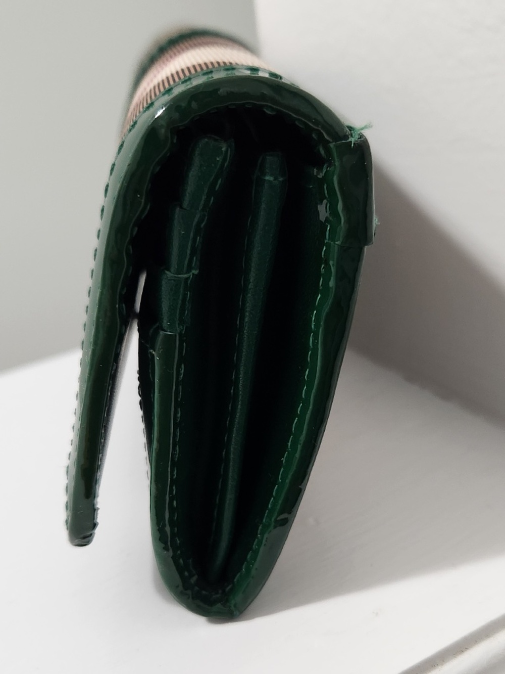 100% Authentic Burberry Nova Check Large Wallet with Green Patent leather. - Picture 3 of 7